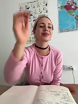 streetdoll online show from 7, 2, 2025