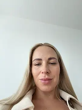 streetdoll online show from 24, 10, 2025