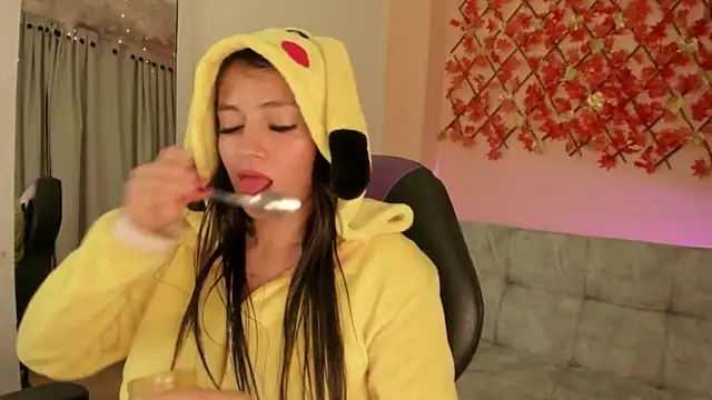 Sweet Candies online show from 8, 3, 2025