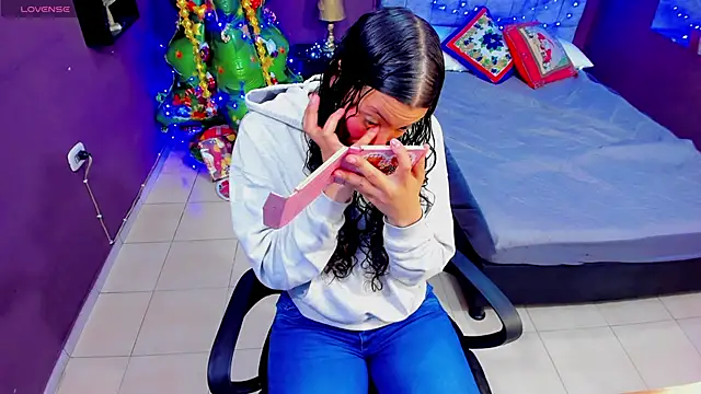 Snapshot of Lana_stone_ chatting on 13, 12, 2024 Lana stone online show from 13, 12, 2024