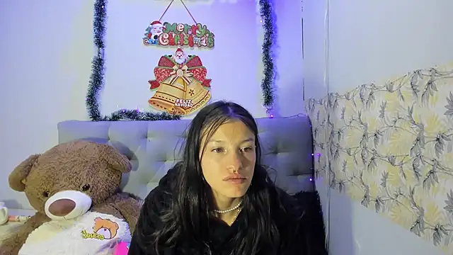 Snapshot of Emma-Wilson chatting on 30, 12, 2024 Emma-Wilson online show from 30, 12, 2024