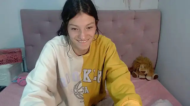 Snapshot of Emma-Wilson chatting on 15, 3, 2025 Emma-Wilson online show from 15, 3, 2025