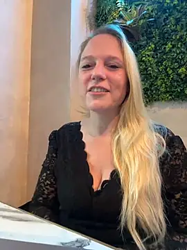 Snapshot of MoniqueLaFee chatting on 9, 1, 2025 MoniqueLaFee online show from 9, 1, 2025