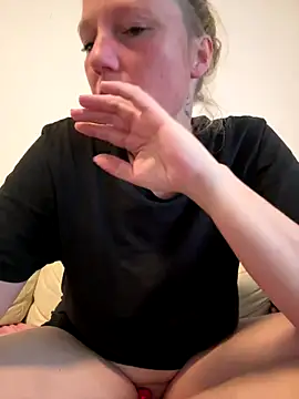 Snapshot of MoniqueLaFee chatting on 11, 9, 2025 MoniqueLaFee online show from 11, 9, 2025