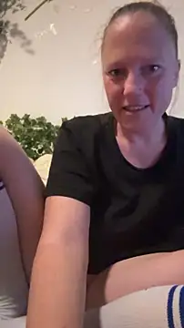 Snapshot of MoniqueLaFee chatting on 14, 6, 2026 MoniqueLaFee online show from 14, 6, 2026