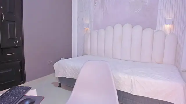 Snapshot of NastassjaCandy chatting on 3, 11, 2025 NastassjaCandy online show from 3, 11, 2025