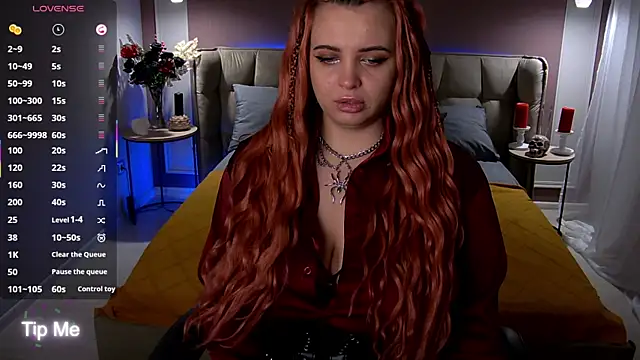 Miss Maya Mils online show from 18, 9, 2025