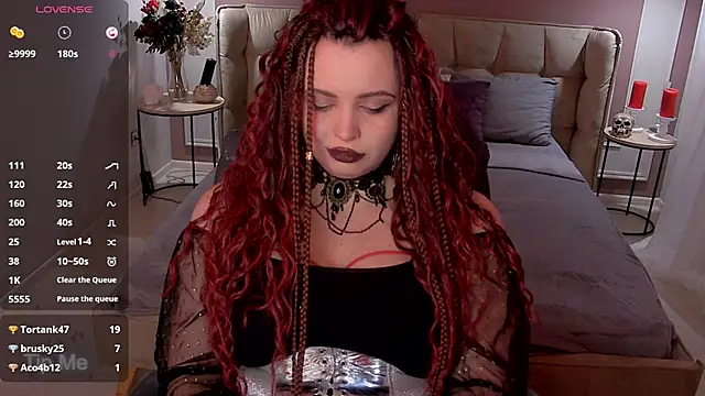 Miss Maya Mils online show from 3, 2, 2026