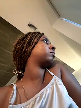 Your Paris online show from 2, 10, 2025