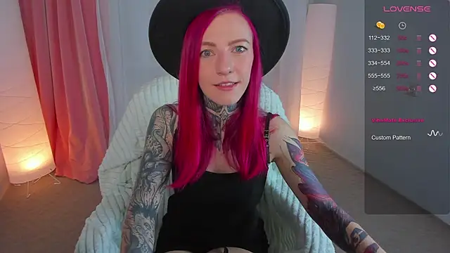 Snapshot of Roxy_____ chatting on 13, 3, 2025 Roxy      online show from 13, 3, 2025