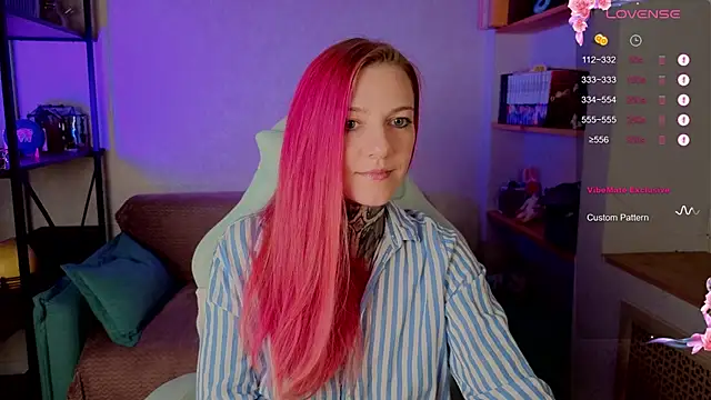Snapshot of Roxy_____ chatting on 25, 10, 2025 Roxy      online show from 25, 10, 2025