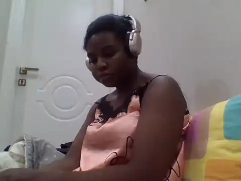 Snapshot of queenzuena chatting on 1, 7, 2026 queenzuena online show from 1, 7, 2026