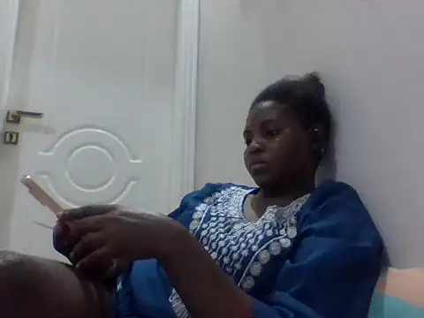Snapshot of queenzuena chatting on 7, 7, 2026 queenzuena online show from 7, 7, 2026