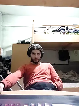 kleineid77 online show from 5, 1, 2026