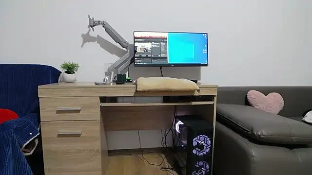 KarlyGray10 online show from 10, 12, 2024