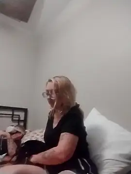 xWhoreAbleX Pika online show from 21, 10, 2025