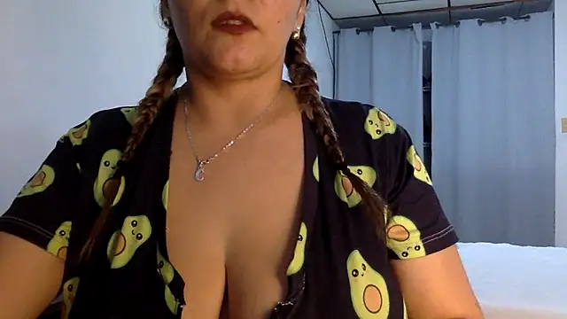 Snapshot of tara_rios chatting on 17, 1, 2026 tara rios online show from 17, 1, 2026