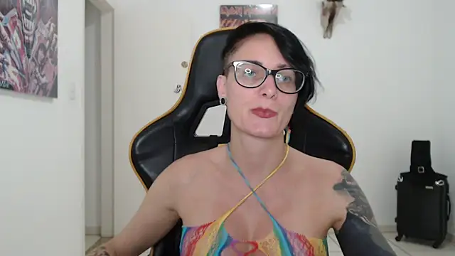 CrisBathoryxxx online show from 8, 12, 2024