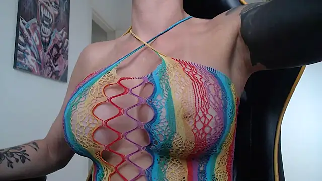 CrisBathoryxxx online show from 10, 1, 2025