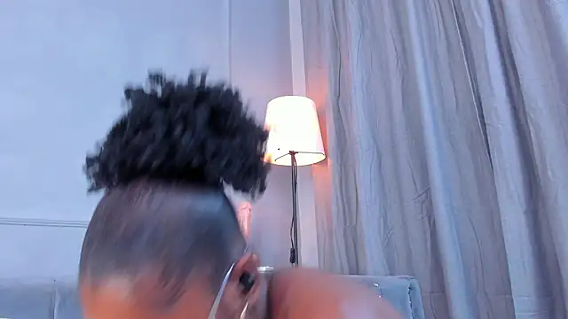 Snapshot of Amykord chatting on 5, 2, 2025 Amykord online show from 5, 2, 2025