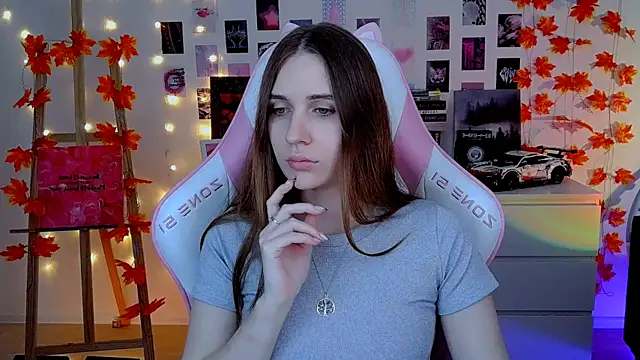 Snapshot of AliceCharmy chatting on 4, 11, 2025 AliceCharmy online show from 4, 11, 2025