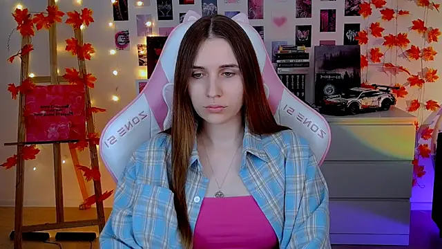 Snapshot of AliceCharmy chatting on 9, 11, 2025 AliceCharmy online show from 9, 11, 2025