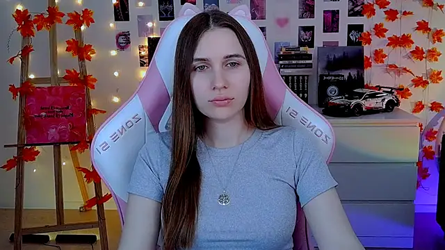 Snapshot of AliceCharmy chatting on 10, 11, 2025 AliceCharmy online show from 10, 11, 2025