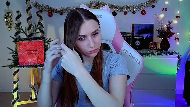 Snapshot of AliceCharmy chatting on 15, 12, 2025 AliceCharmy online show from 15, 12, 2025