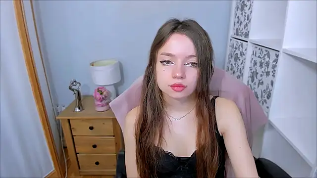 GraceLips online show from 3, 11, 2025