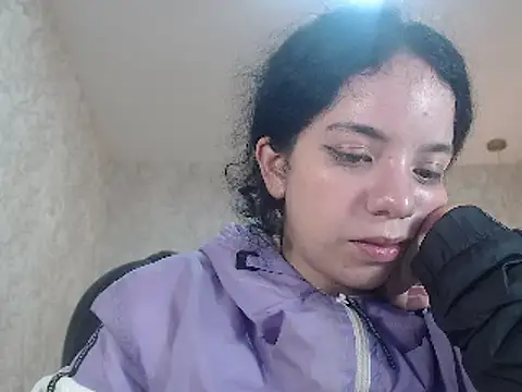 EmmaCowperr online show from 16, 1, 2025