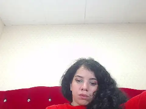 EmmaCowperr online show from 4, 2, 2025