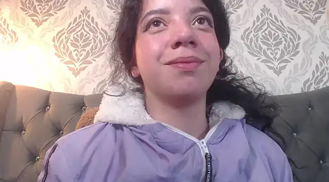 EmmaCowperr online show from 26, 2, 2025