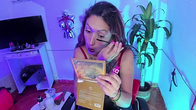 LucyStrike  online show from 4, 6, 2026