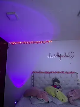 alee lenoxx online show from 13, 7, 2026