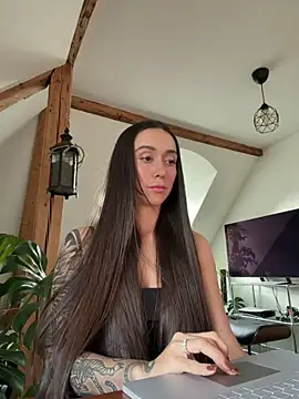 emiliasommer online show from 12, 6, 2026