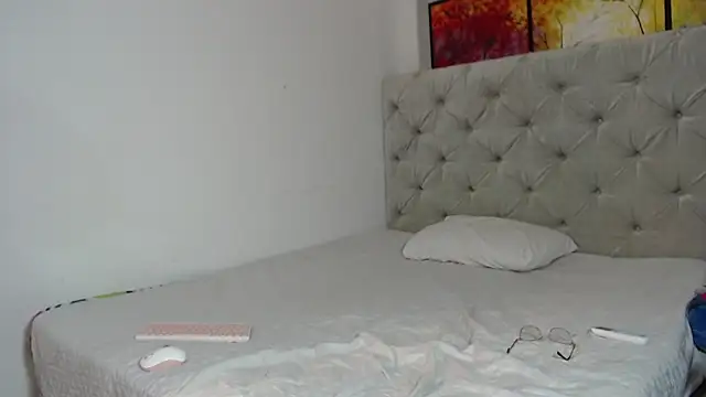 Melody phillips2 online show from 19, 1, 2025