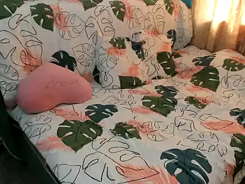 MonicaGarcia  online show from 23, 9, 2025