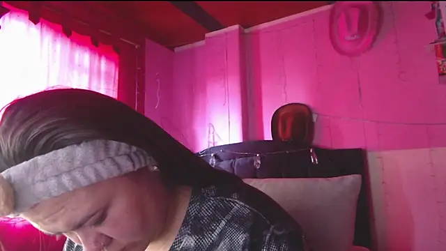 NikkiRous  online show from 13, 4, 2026