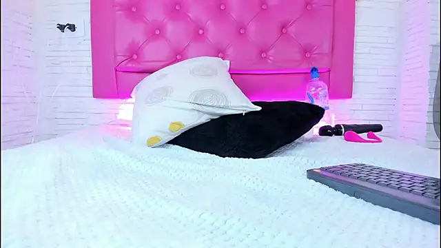 mia 099 online show from 30, 1, 2025