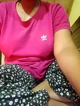 Snapshot of Im_Cute chatting on 6, 1, 2025 Im Cute online show from 6, 1, 2025