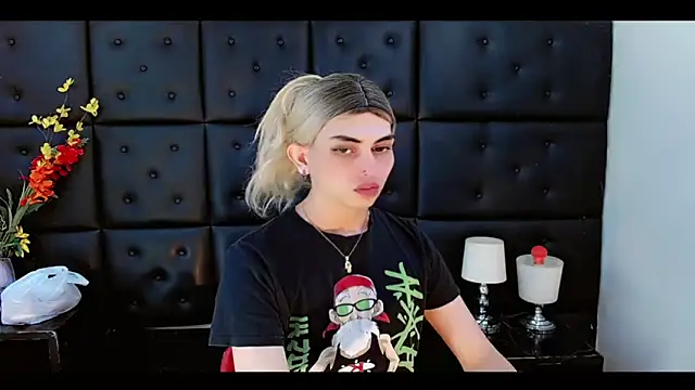 Daniela Pink  online show from 8, 3, 2026