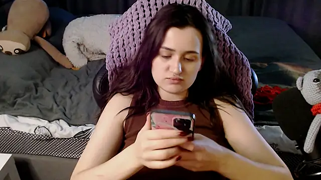 KiraYammy online show from 13, 1, 2025