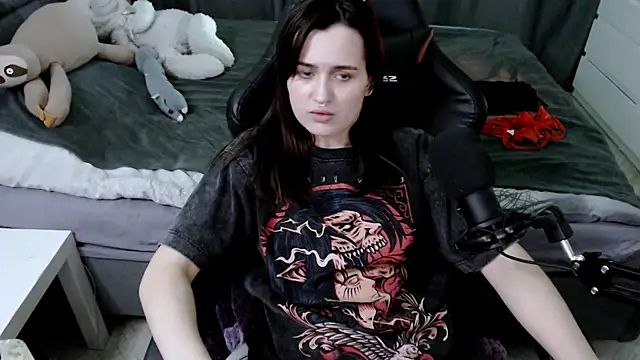 KiraYammy online show from 25, 1, 2025