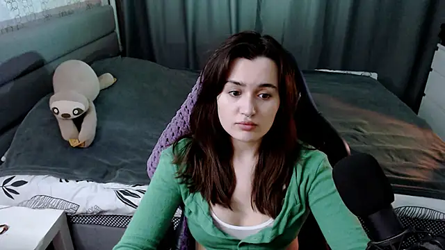 KiraYammy online show from 7, 3, 2025