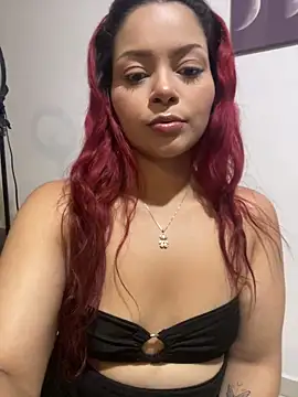 Snapshot of redgirlofficial chatting on 13, 5, 2026 redgirlofficial online show from 13, 5, 2026