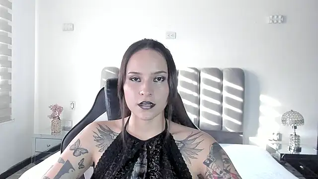 AnnyThompson  online show from 9, 3, 2026