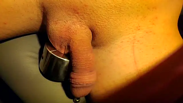 Snapshot of TheHardone_29 chatting on 9, 10, 2025 TheHardone 29 online show from 9, 10, 2025