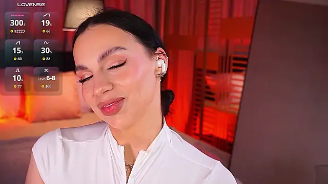 Snapshot of LunaNight chatting on 1, 3, 2026 LunaNight online show from 1, 3, 2026