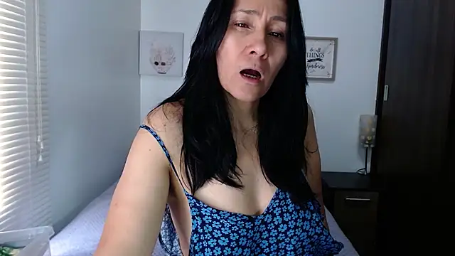 Maira B online show from 10, 4, 2026