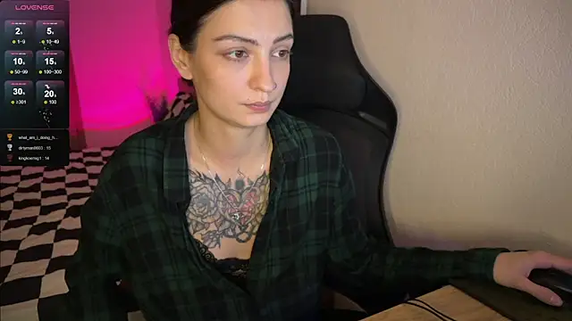 BabeRainbow online show from 2, 1, 2025